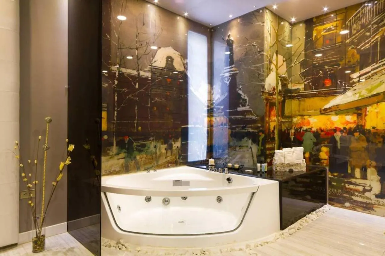 Ultra Luxury Suite In Lleras Parque Medellin